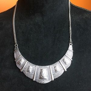 Silvertone Necklace & Earring Set NWT